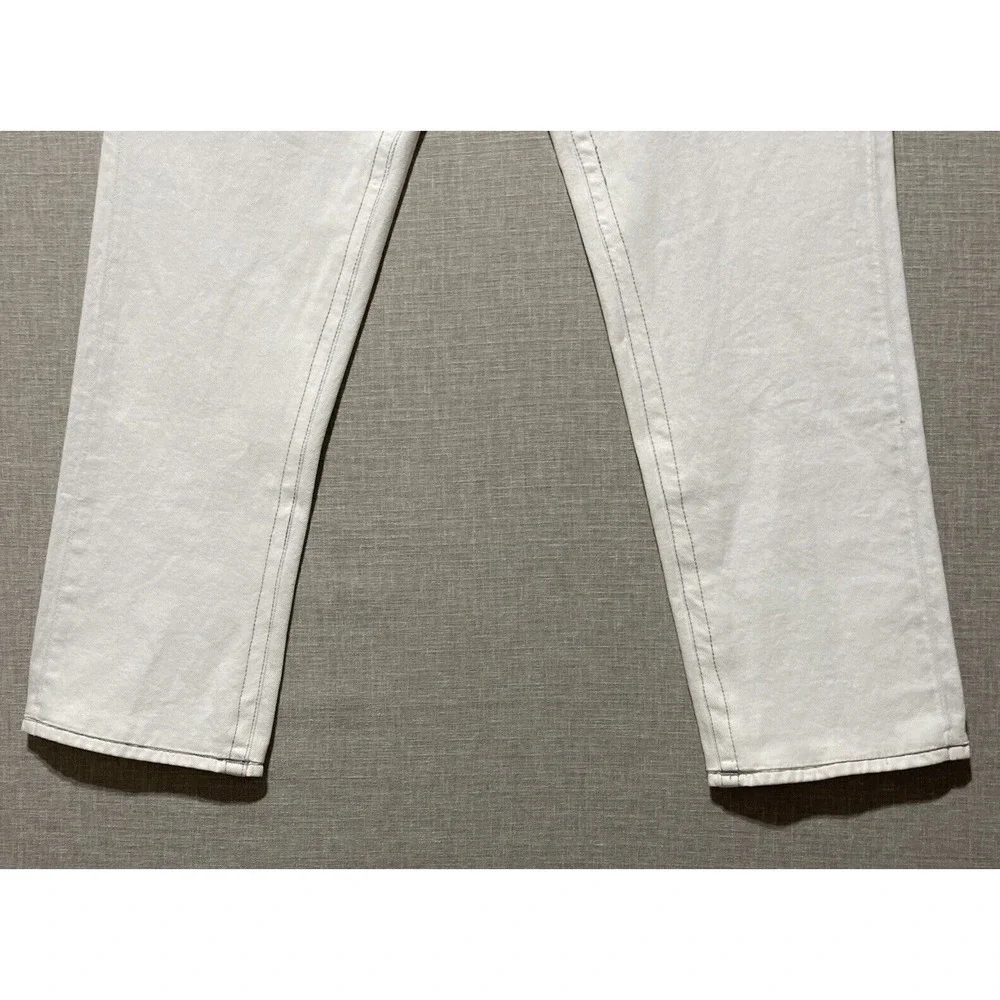 True Religion Straight Jeans Women's 38 White Gray Stitch Flap Meas. 40X31 NEW